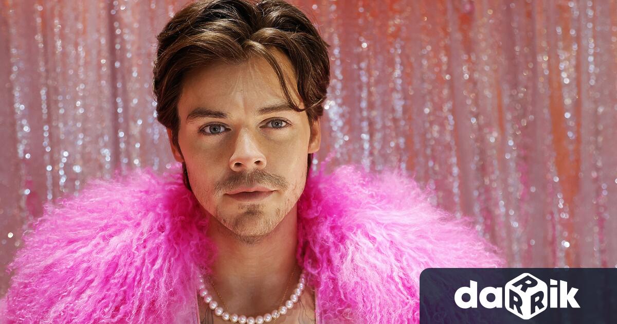 Британският поп певец Хари Стайлс публикува почти деветминутен концертен клип