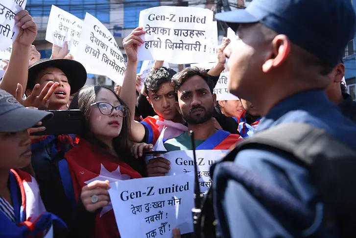 Поколението, което взриви политиката: Защо Gen Z обърна света през 2025