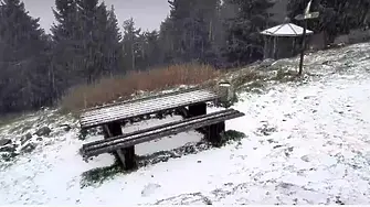 Спасители се опитват да евакуират жена от хижа в Рила