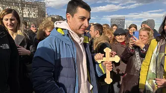 17-годишният Георги Пенчев  спаси кръста от река Янтра в Габрово