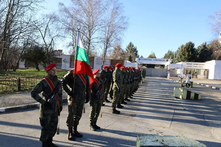 С панихида почетоха загиналите от 5-та Шипченска бригада в Ирак 