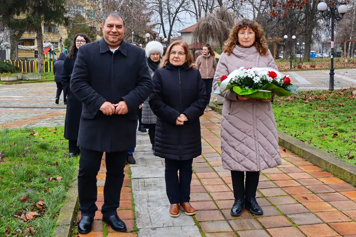 Община Левски почете 178-та годишнина от рождението на Христо Ботев 