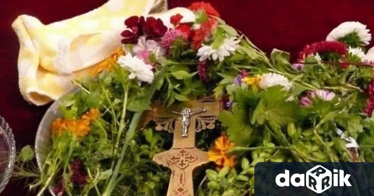 а 5 ти януари отбелязваме Попова Коледа или Зимен Кръстовден