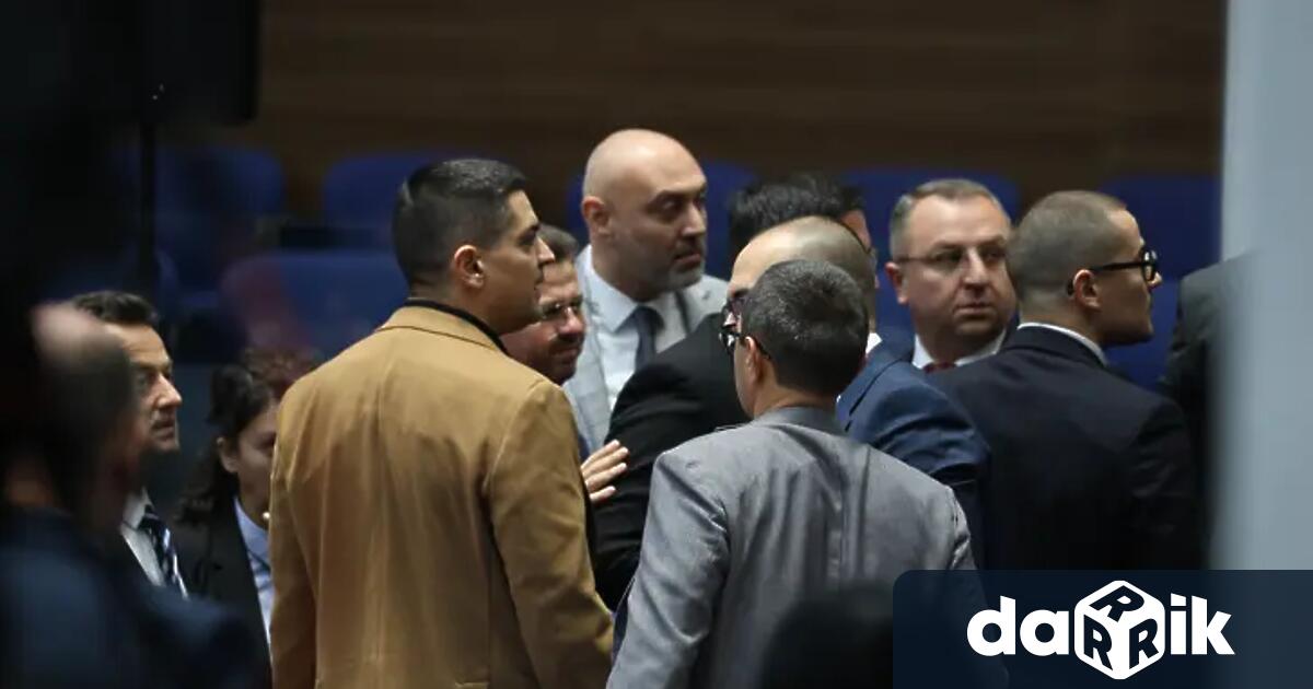 773 447 34 лева са глобени депутатите от 51 ото