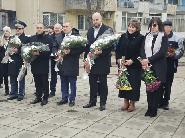 Плевен почете 178-ата годишнина от рождението на Ботев