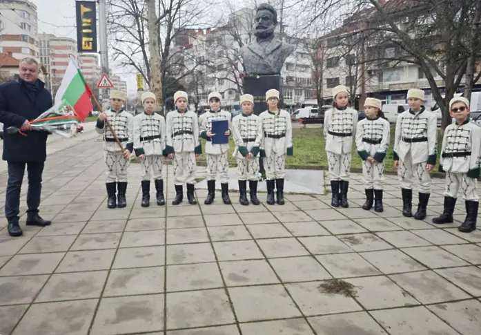 Плевен почете 178-ата годишнина от рождението на Ботев