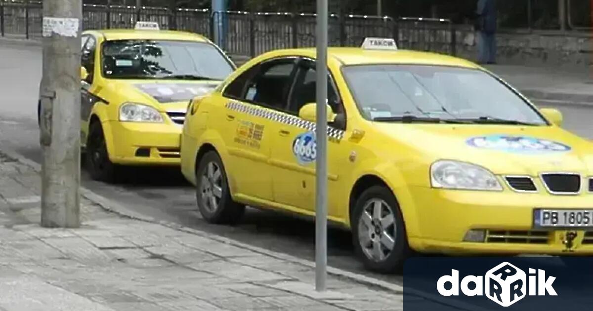Таксиметровите тарифи в София са повишени от вчера с 18