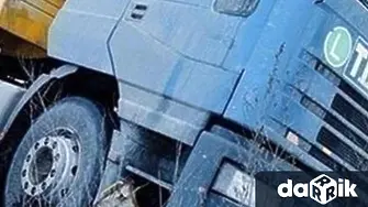 Отново източиха горивото на товарен камион в центъра на с. Медовница