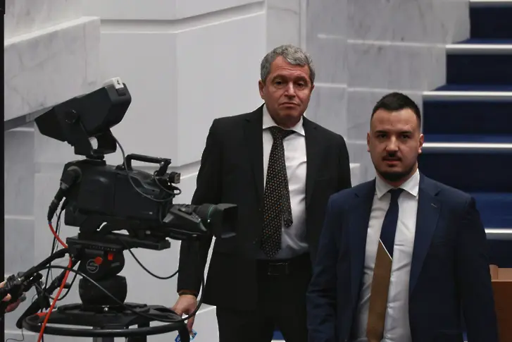 Вероятно последна сесия на парламента: Какви бяха заявките на партиите? (ОБОБЩЕНИЕ)