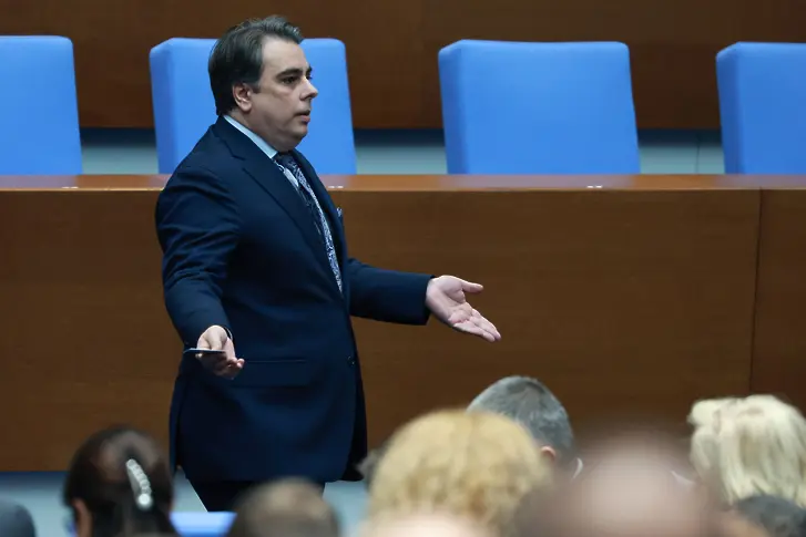 Вероятно последна сесия на парламента: Какви бяха заявките на партиите? (ОБОБЩЕНИЕ)