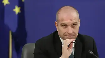 Караджов: Над 30 милиона лева вече са обменени в евро през „Българските пощи”