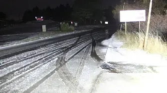 Сняг на Шипка, а на Хаинбоаз засега дъжд