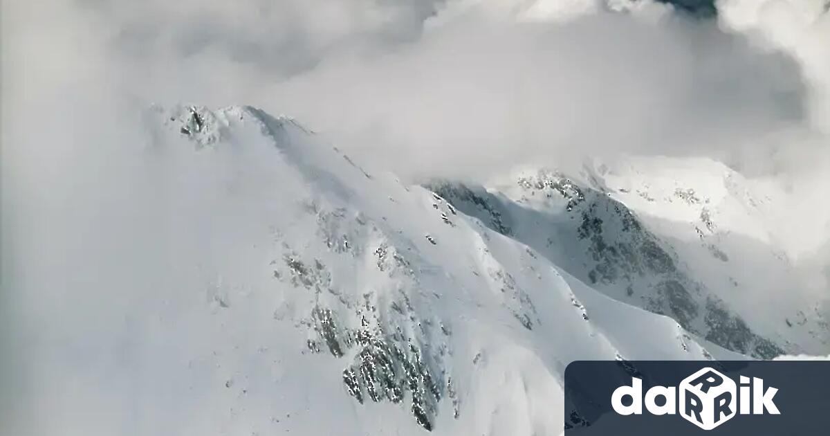 Поради бурни ветрове и силни пориви при навлизане в територията