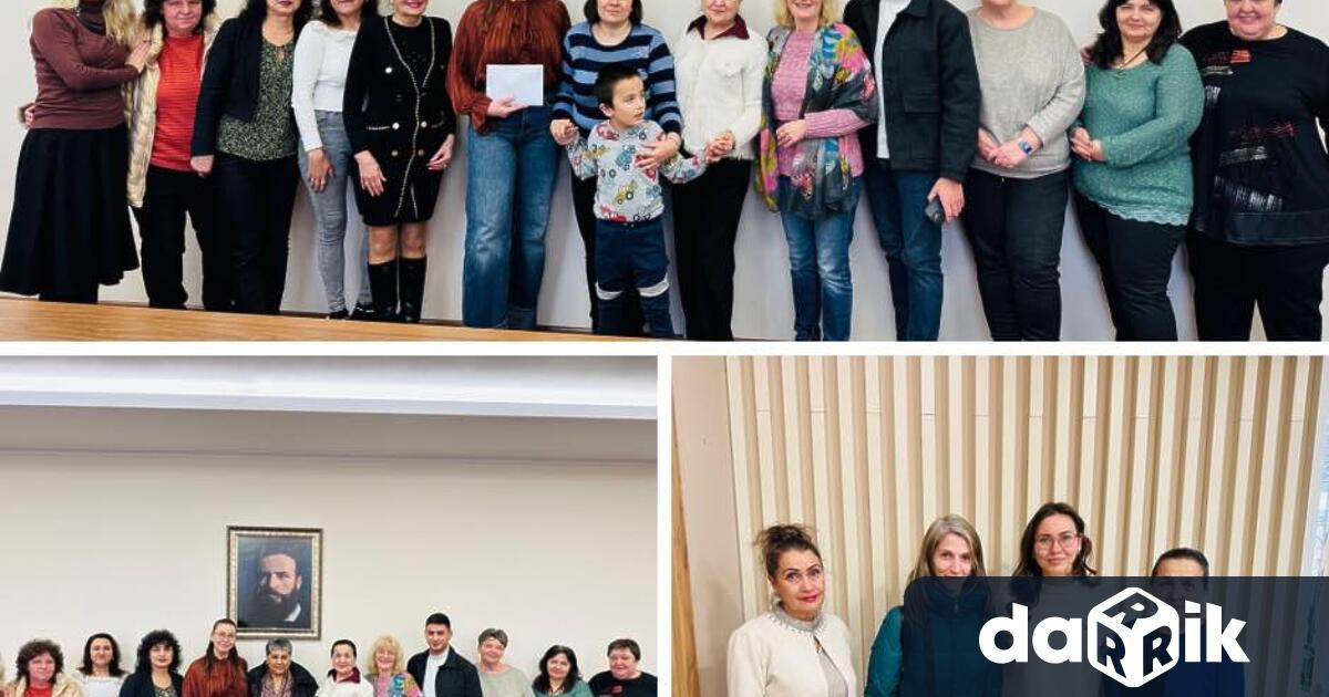 В духа на Коледния базар и празничната програма за коледно