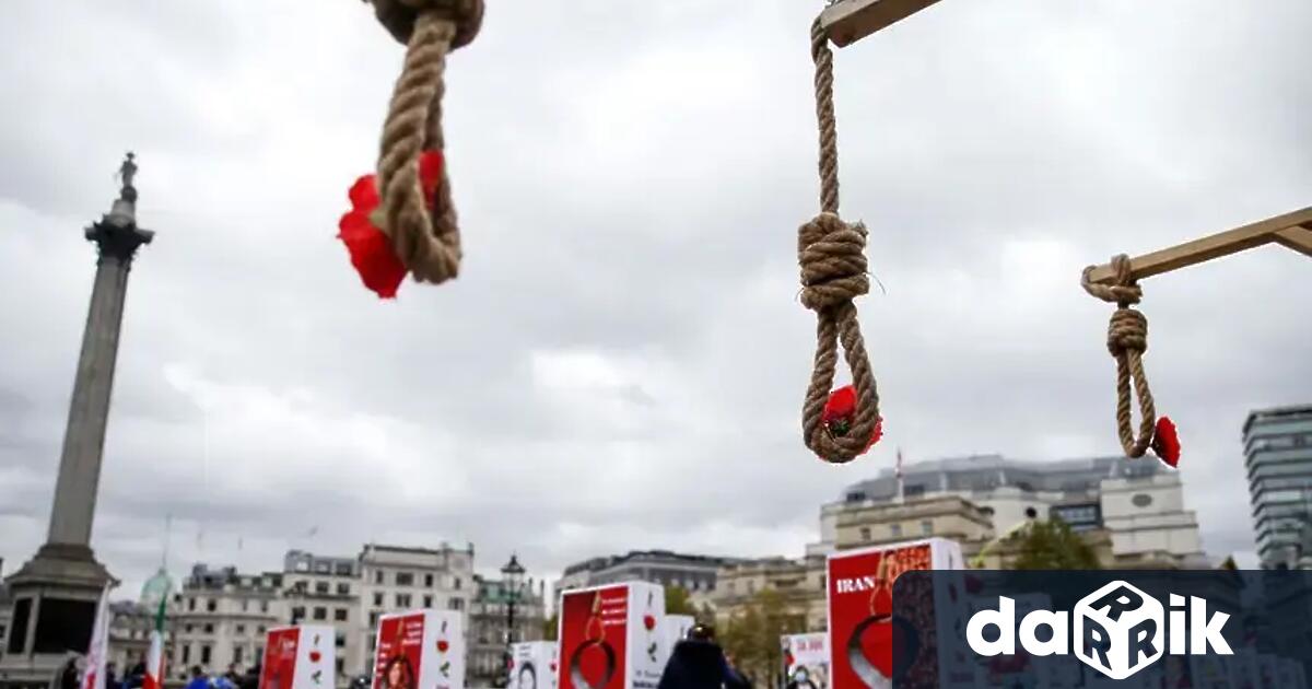 Иранското правителство обяви тридневен национален траур в памет на мъчениците
