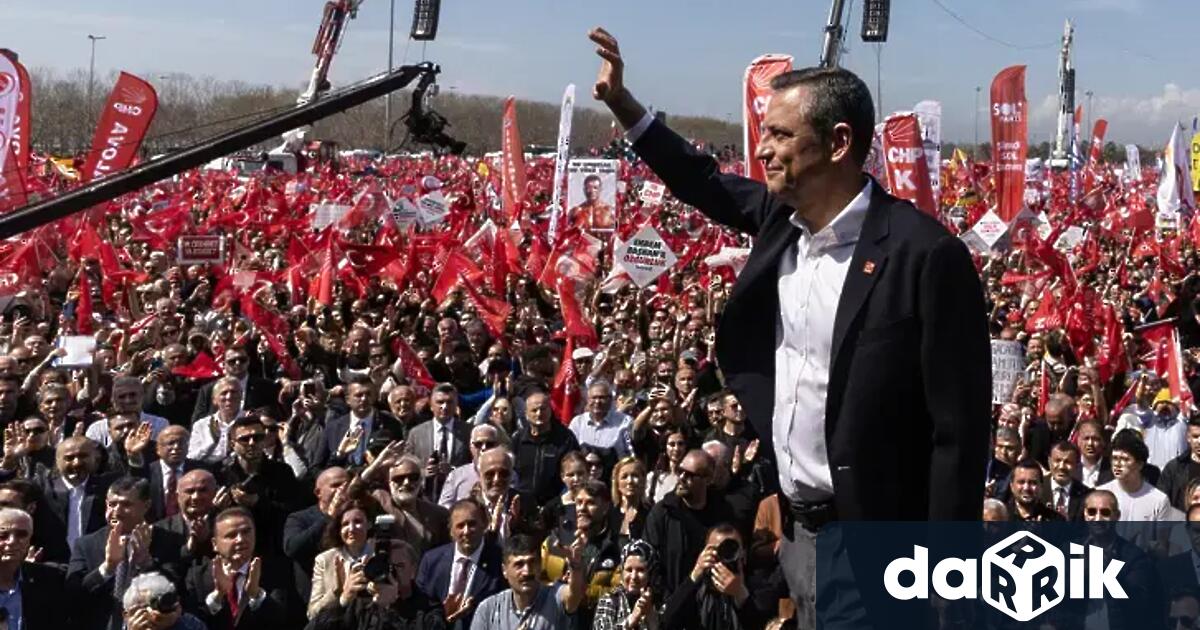 Основният съперник на турския лидер Реджеп Тайип Ердоган все още