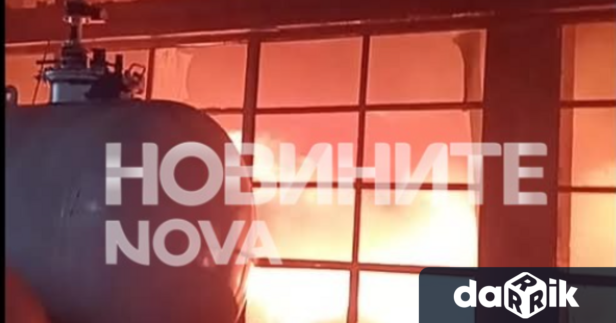 Складове пълни с текстил са се запалили в сряда сутрин