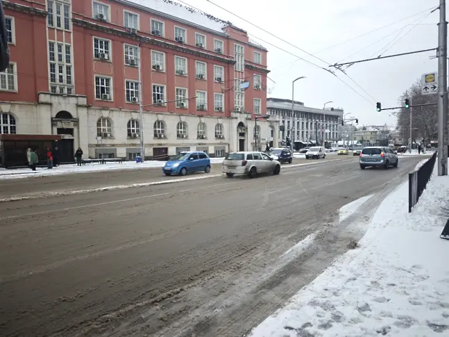 Улиците в Плевен и участъците от общинската пътна мрежа са проходими при зимни условия