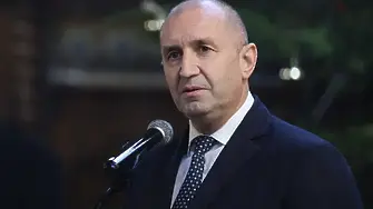 Радев свиква спешна среща на екипа си преди обръщението към нацията