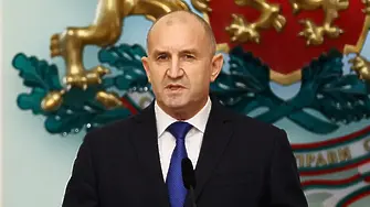 Президентът Румен Радев депозира оставката си