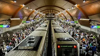 Спират отсечка от метрото за половин година