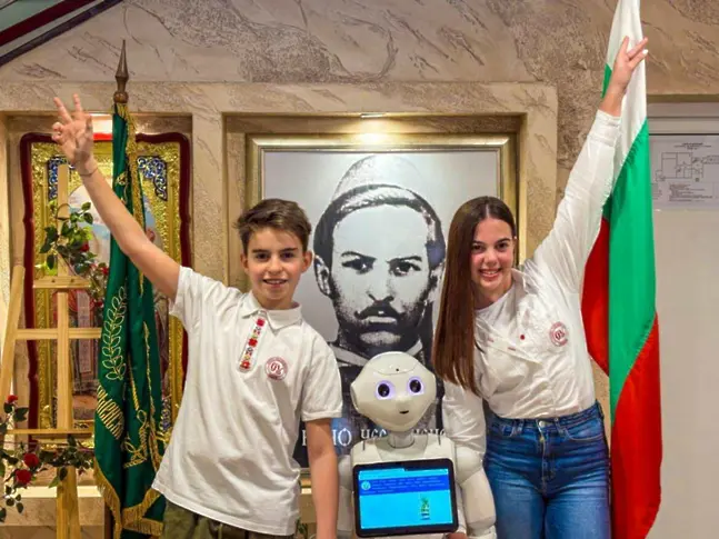 STEM центровете в ОУ „Кочо Честеменски“ оживяват в научнопопулярен филм