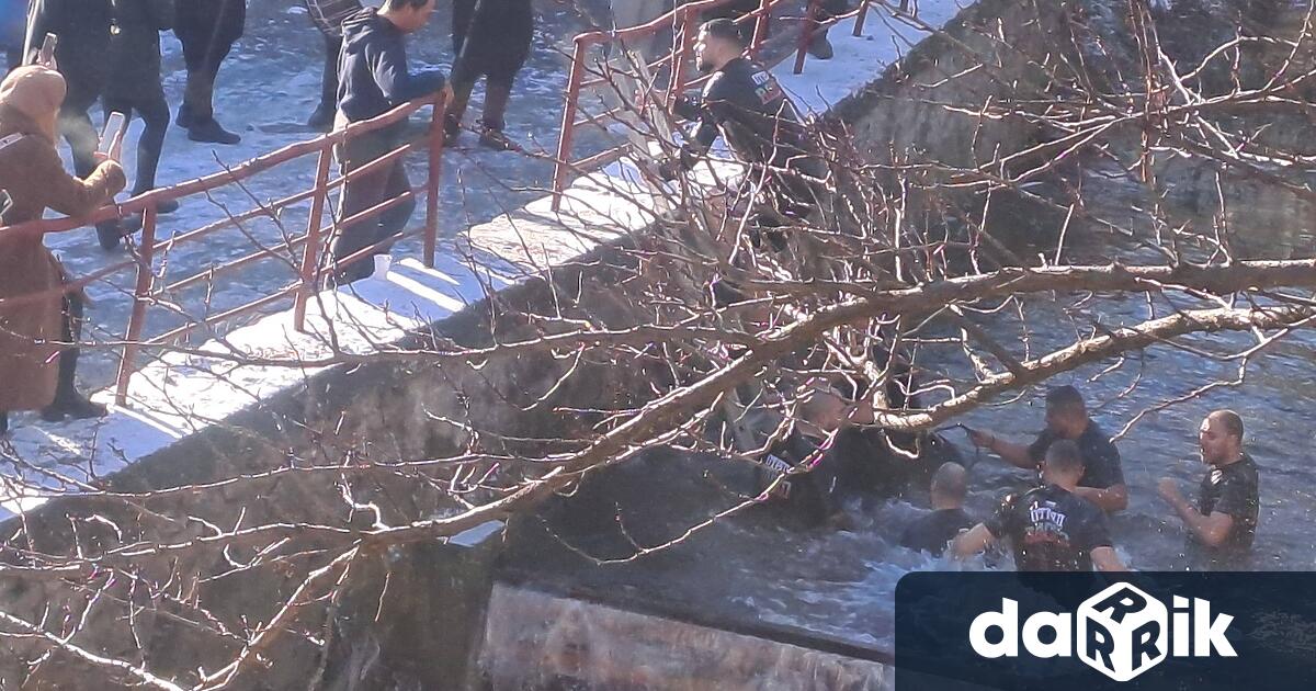 Седем млади мъже оженили се през изминалата година се потопиха