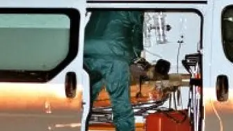 Мъж пострада, докато почиствал машина във Вълчедръм