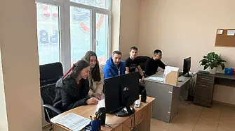 Ученици от ДФСГ „Интелект“ на практика в реална работна среда