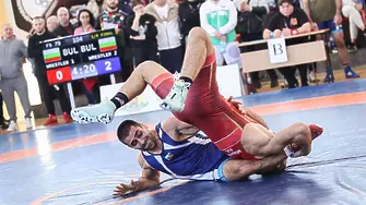 Шампионите по борба за мъже и жени и в още две възрастови групи ще се определят в Сливен 