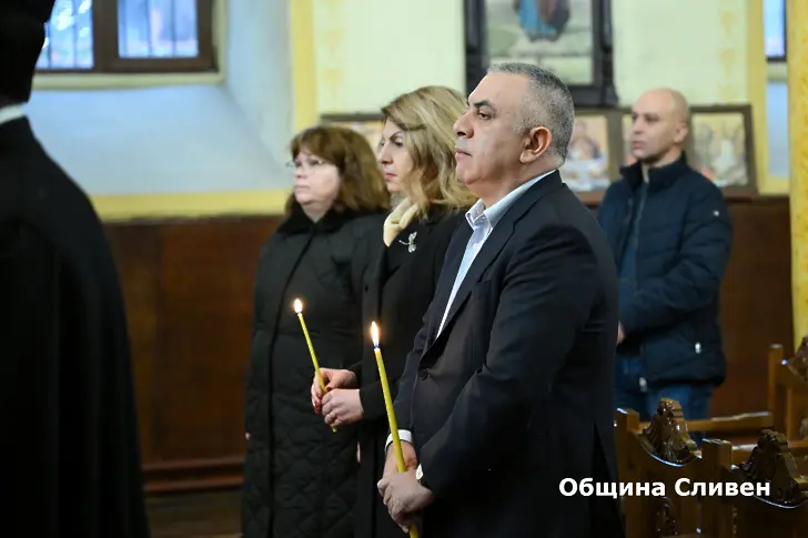 Митрополит Арсений отслужи молебен за здраве и добруване на Сливен по повод Освобождението на града