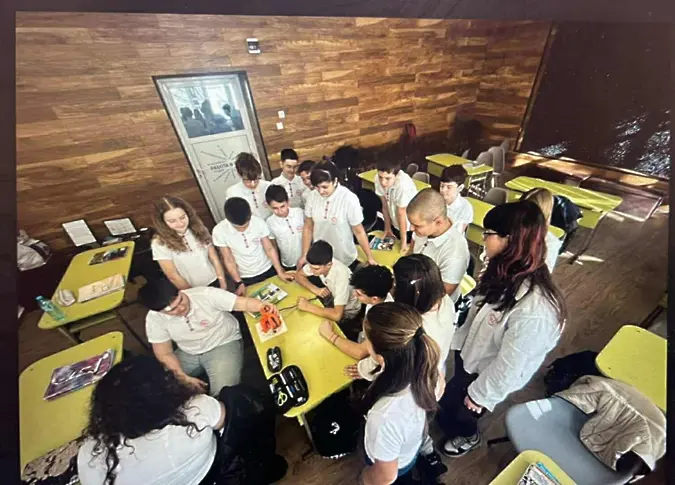 STEM центровете в ОУ „Кочо Честеменски“ оживяват в научнопопулярен филм