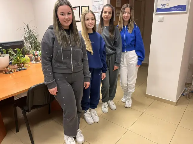 Ученици от ДФСГ „Интелект“ на практика в реална работна среда