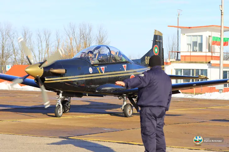 В 12-та Авиационна база поставиха начало на летателната дейност за 2026 г.