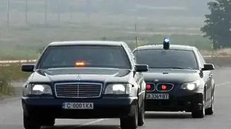 Румен Радев си тръгна от президентството с ескорт на НСО                                                                                             