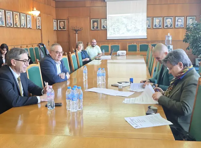 Кметове на пет общини в област Плевен и Областна управа с общо писмо до АПИ и МРРБ в подкрепа на Югозападен обходен път на Плевен