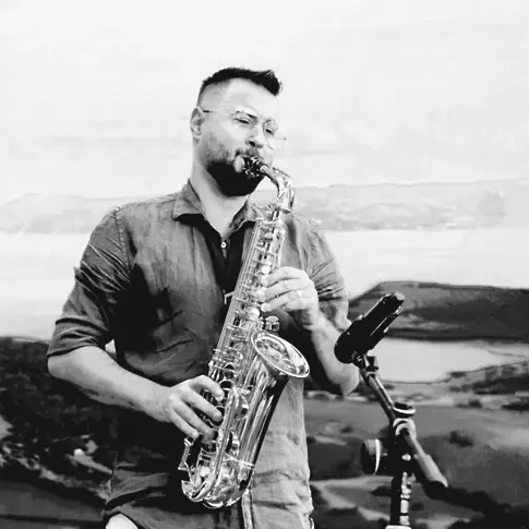 Известният поет, писател и преводач Хайри Хамдан избра Плевен за премиерата на новия си роман “Повикът на бездната”