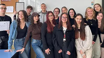 "Свободни електрони“ с премиера на ново форум-театрално представление