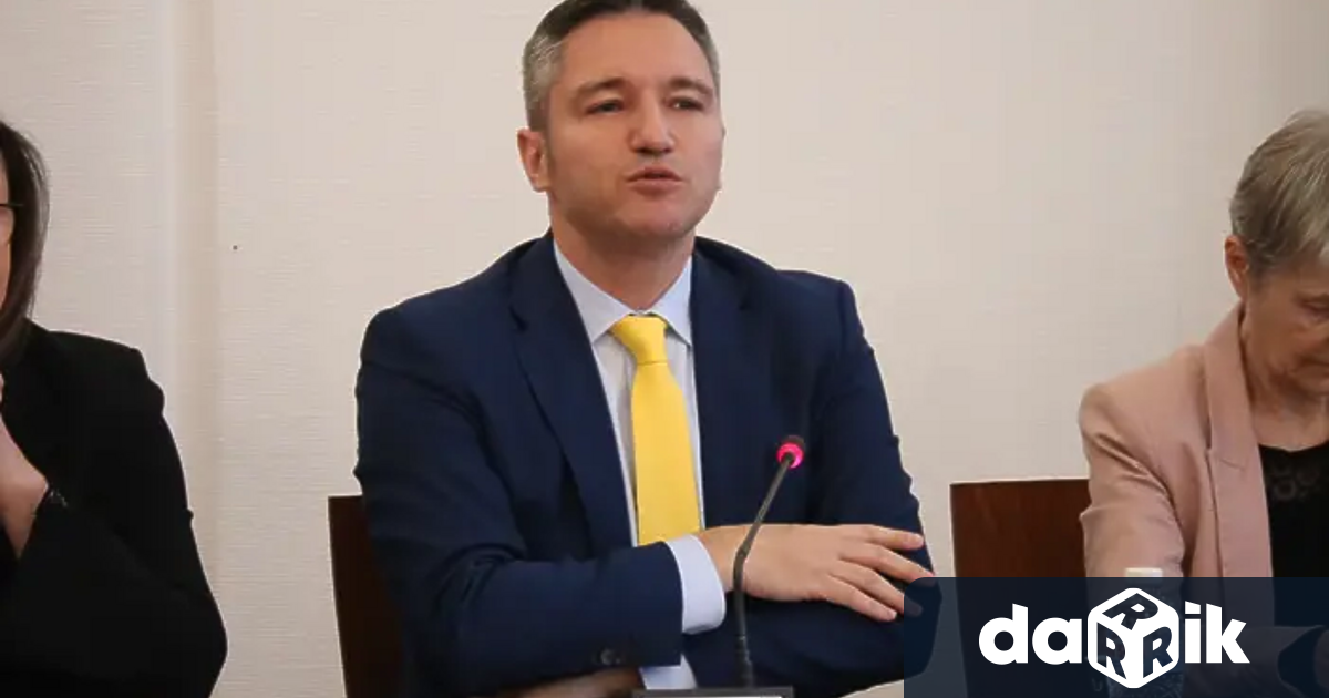 Първи политически реакции след оставката на президента Румен Радев Евродепутатът