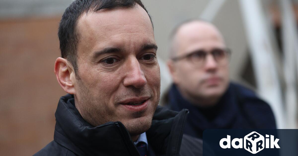 Всеки човек или партия който допринася София да бъде третирана