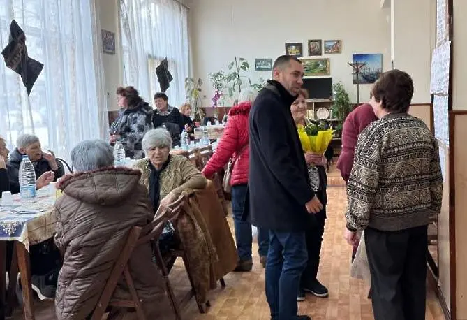 Областният управител инж. Мартин Мачев уважи Бабинден с посещение в клубове на хората с увреждания и пенсионери в Плевен