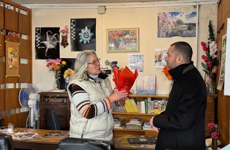  Областният шеф инж. Мартин Мачев почете Бабинден с посещаване в клубове на хората с увреждания и пенсионери в Плевен 