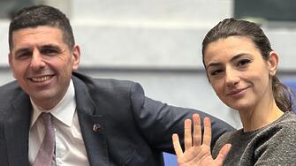 Мирчев с послание за Лена Бориславова