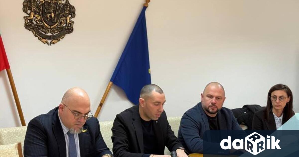 В изпълнение на приетото решение за провеждане на ежеседмични заседания