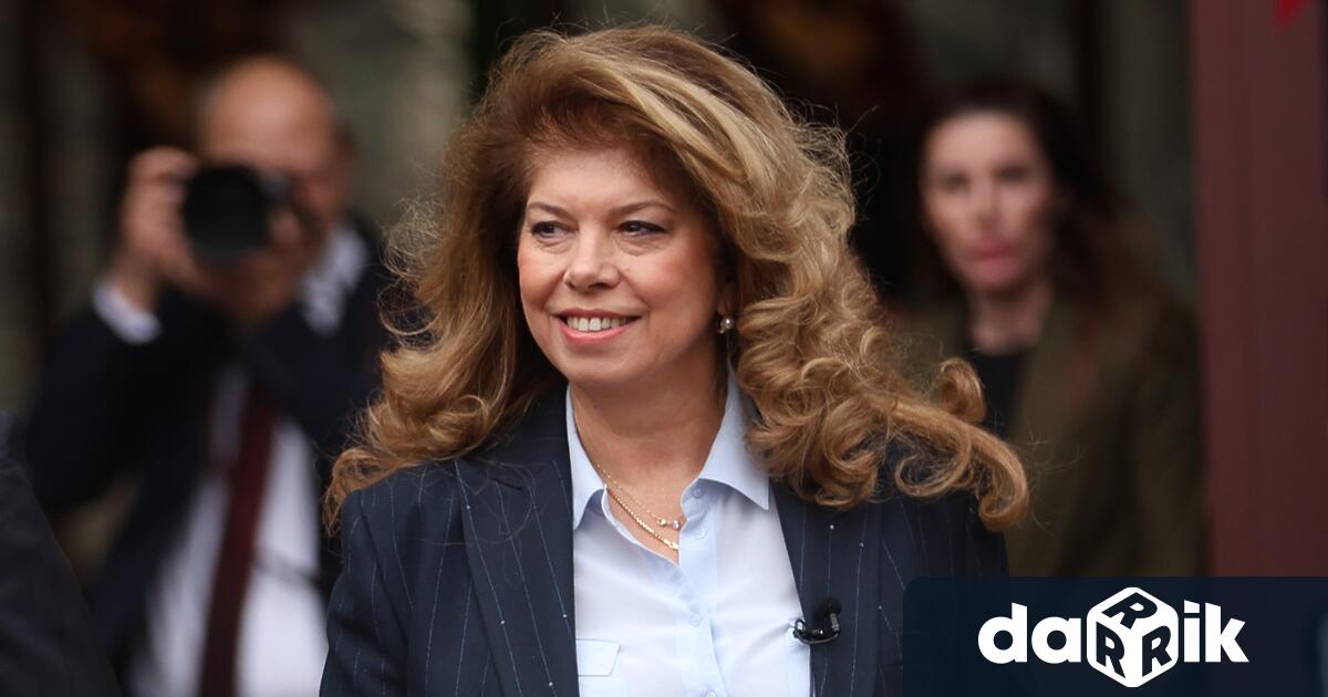 Президентът Илияна Йотова благодари на Румен Радев за деветте години