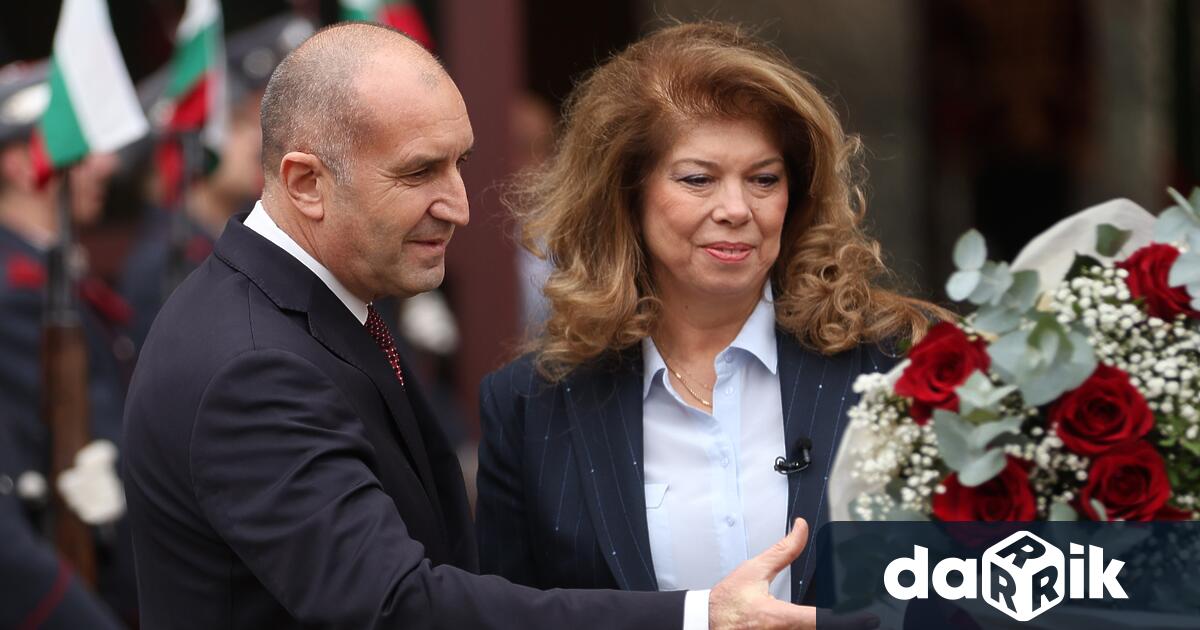 Преди журналистическата кариера тази на евродепутат и преди да влезе