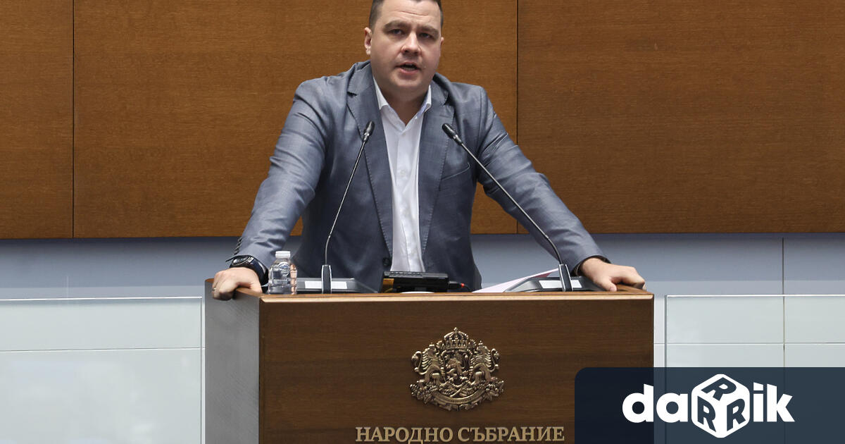 В тази зала има хора които обичат лъжата Тя ги