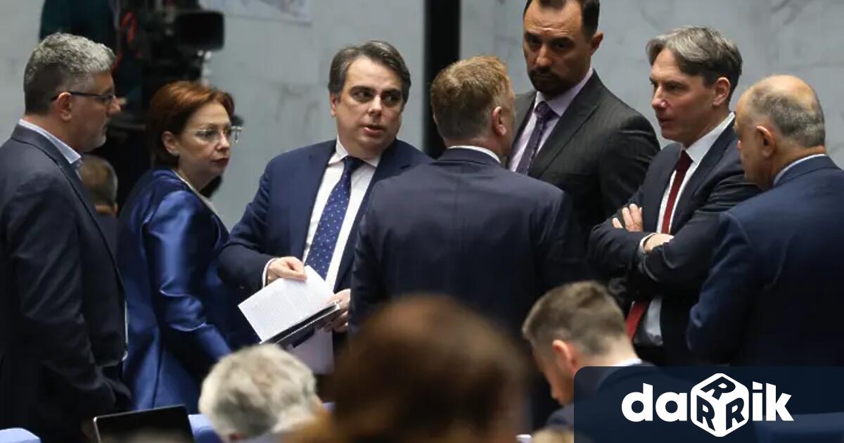 Парламентът не успя да започне работа При регистрацията в началото