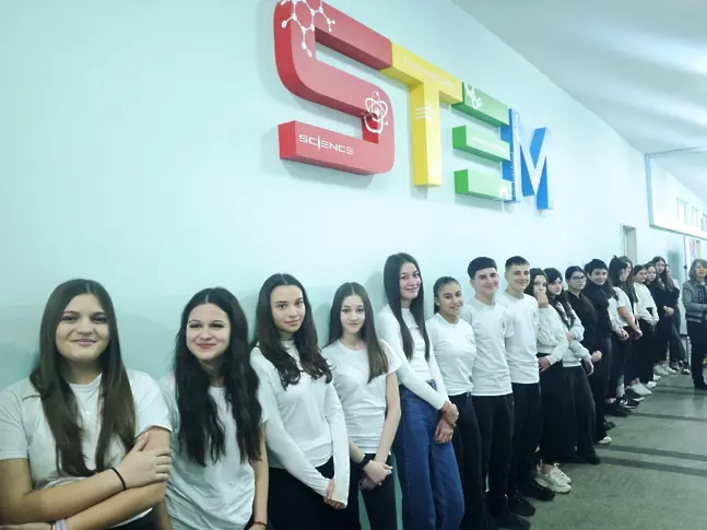 STEM център по природни науки, изследвания и иновации отвори врати в ПГ по туризъм в Плевен