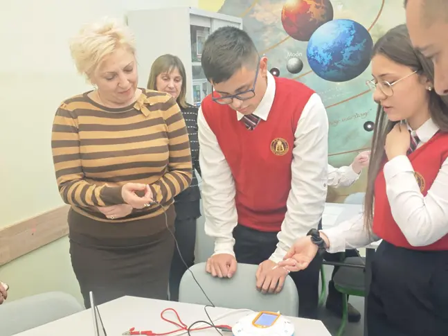 STEM център по природни науки, изследвания и иновации отвори врати в ПГ по туризъм в Плевен